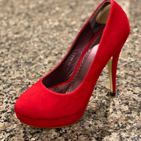 Red Platform Pumps - Picture 1 of 3